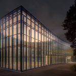 « Architectures d’exception : la lumière comme matériau dans les constructions en verre »